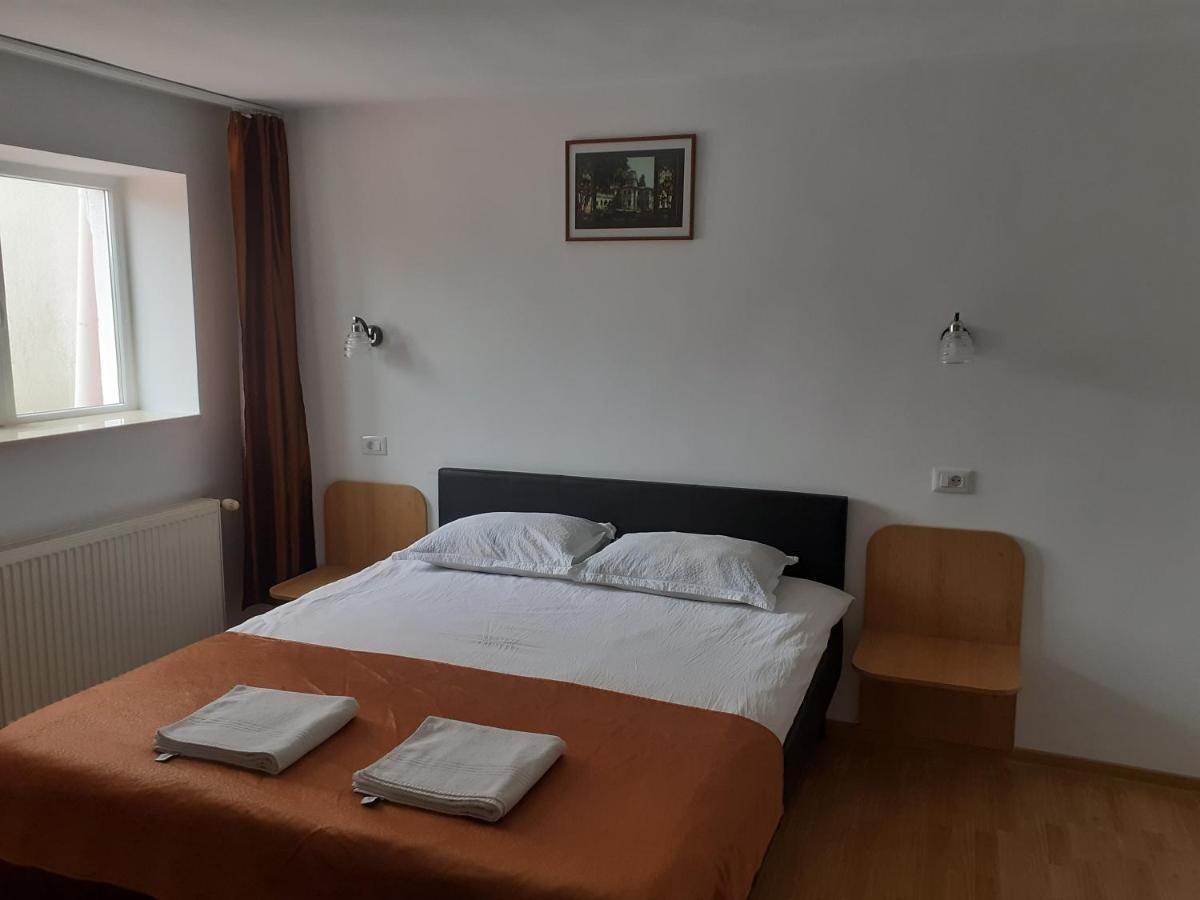 Casa Cionca Pensionat Gilău Exteriör bild