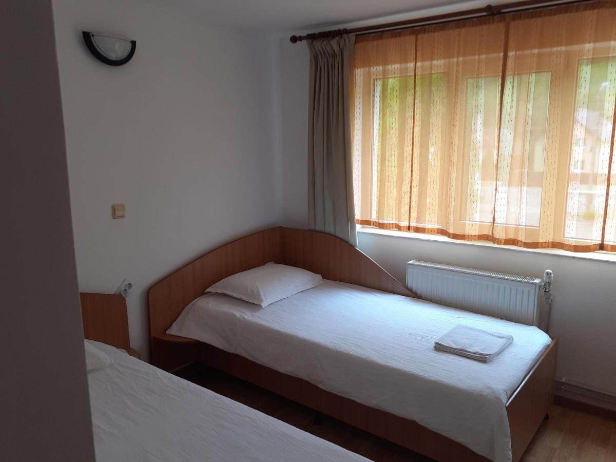 Casa Cionca Pensionat Gilău Exteriör bild